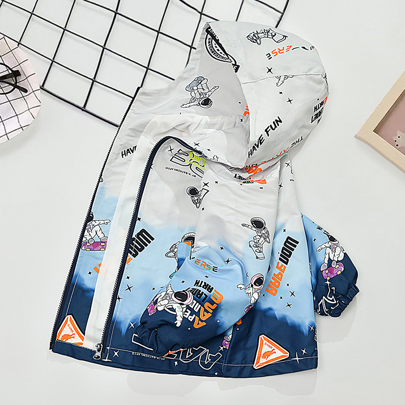 男童冲锋衣外套2025春秋新款防风洋气中大童秋装运动秋季3-15风衣