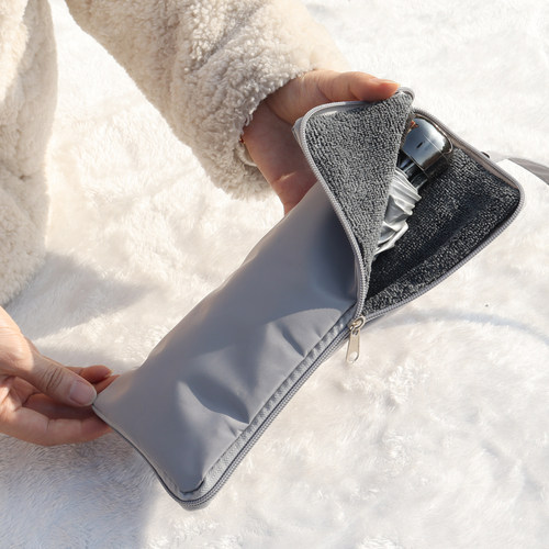 伞套装雨伞的收纳包内增缝防水层