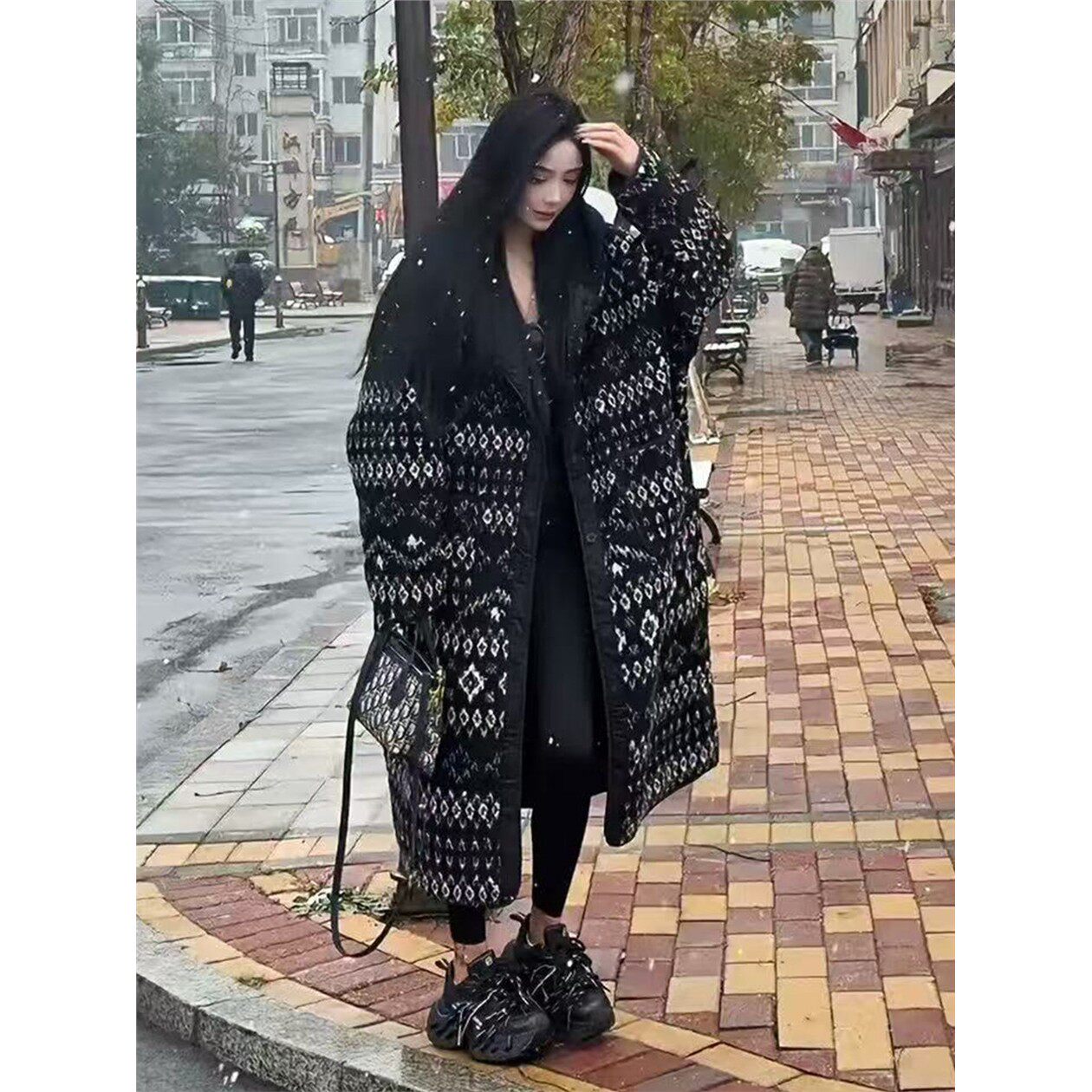 欧洲站女童秋冬复古大码长款棉服外套2025新款连帽棉衣黑色外套保