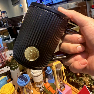 COSTA黑金款茶滤马克杯条纹杯子 陶瓷马克杯办公桌面带盖咖啡水杯