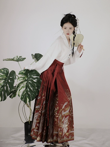 Qing ru Оригинал Hanfu Mingmu Make -сделать сделайте макияж красную песню, вышитую рукав с пятью складками