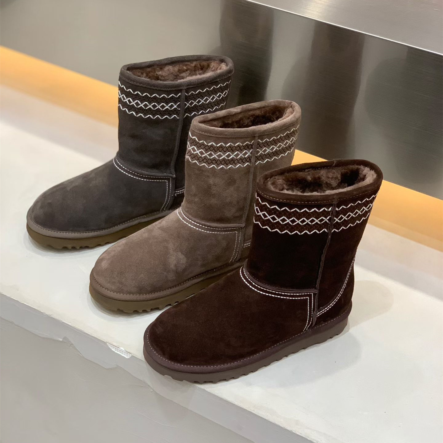 手工缝线皮毛一体雪地靴女2025冬季保暖厚底防滑短靴羊毛内里短靴