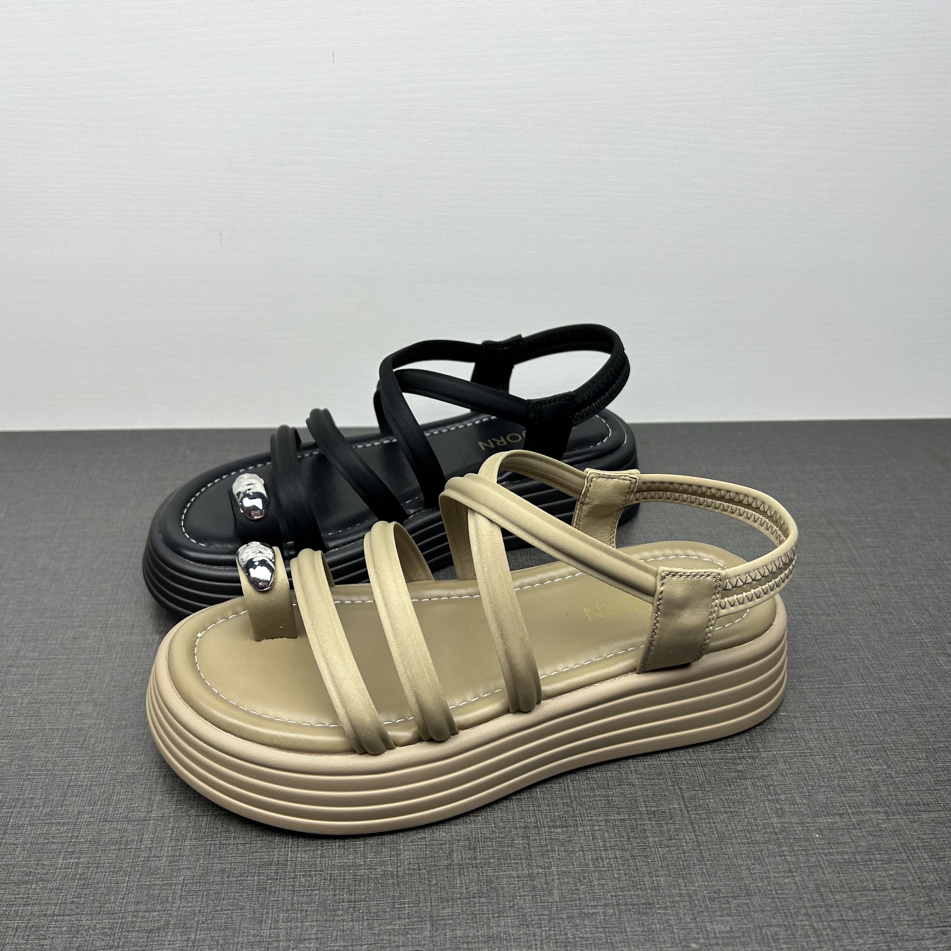 撤柜断码处理女鞋夏新款粗跟圆头百搭舒适复古休闲沙滩鞋罗马凉鞋