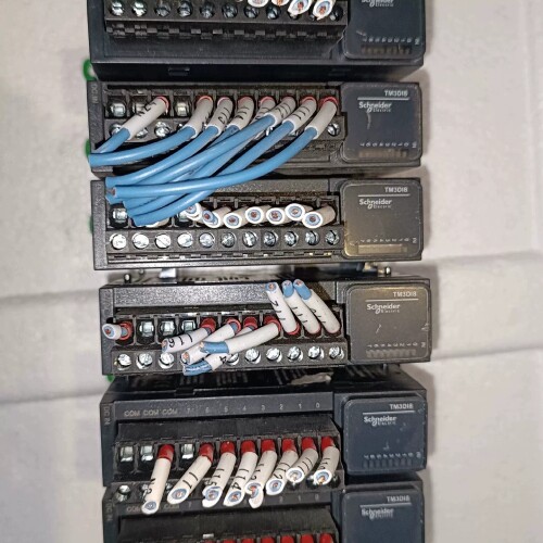 议价 施耐德TM3D18和TM3DI8 PLC模块，一共10个，功