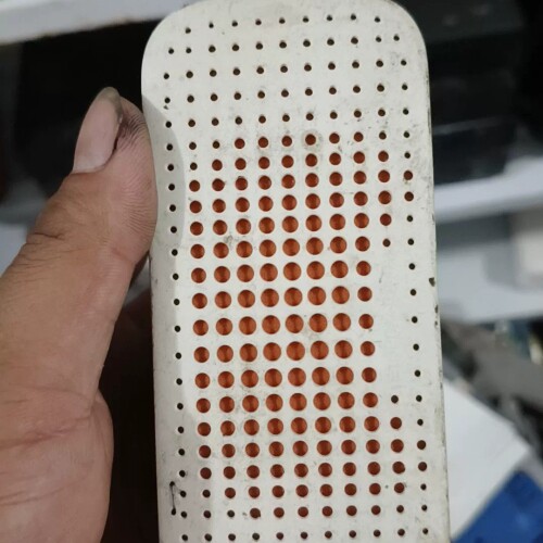 议价天猫精灵方糖智能音箱，型号TG-C1H，白色款。机器外观有使