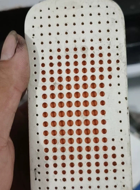 议价天猫精灵方糖智能音箱，型号TG-C1H，白色款。机器外观有使