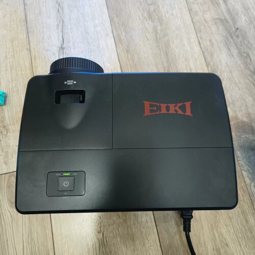 议价 爱其短焦投影仪EKD2000，功能正常