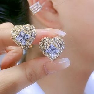 抖音同款爆款铜合金合成锆石时尚百搭璀璨夺目爱心耳钉高级耳饰品
