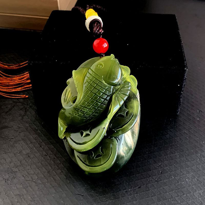 鲤跃龙门天然岫玉雕刻鲤鱼把玩