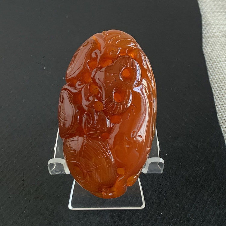 天然红玛瑙雕刻牛把玩小摆件