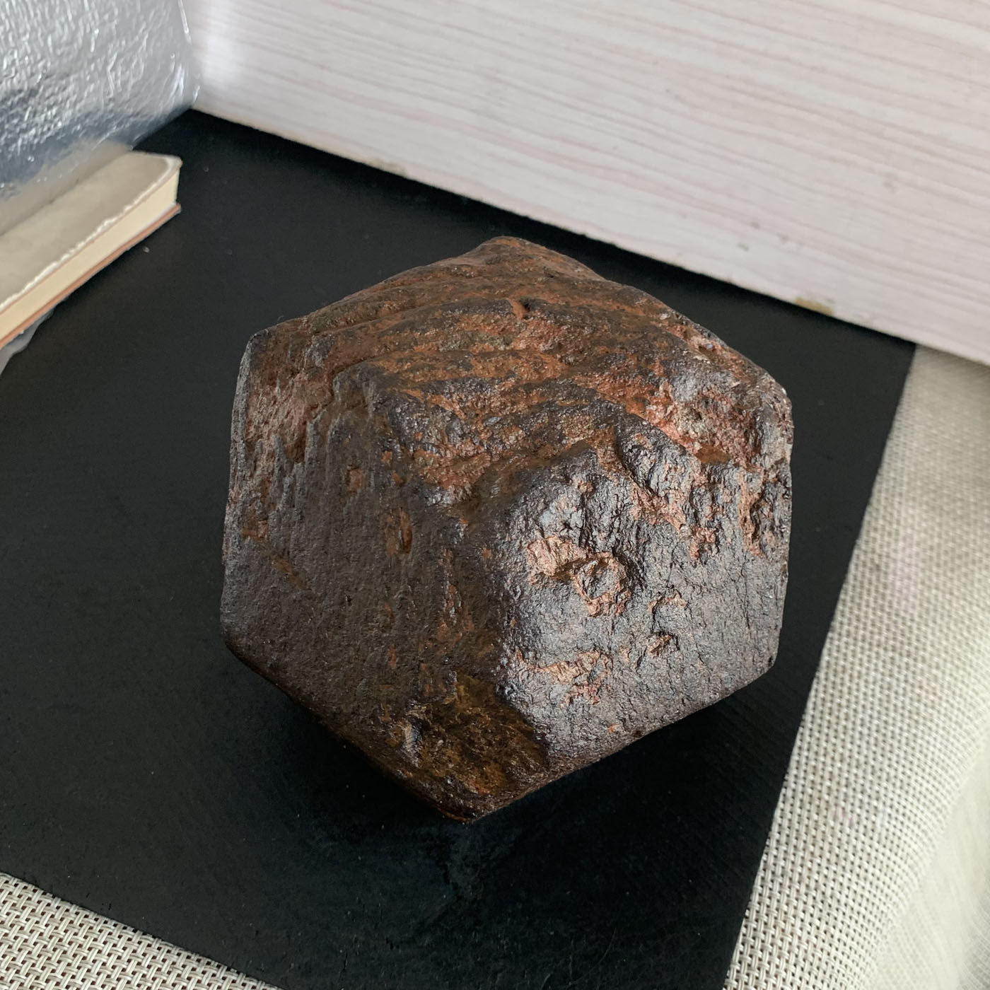 天然石榴石大号摆件原石摆饰