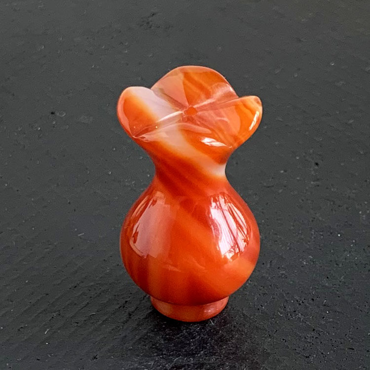 天然红玛瑙花瓶摆件玛瑙把玩