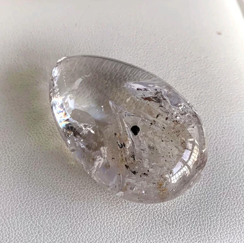 天然白水晶水胆吊坠黑金砂实物