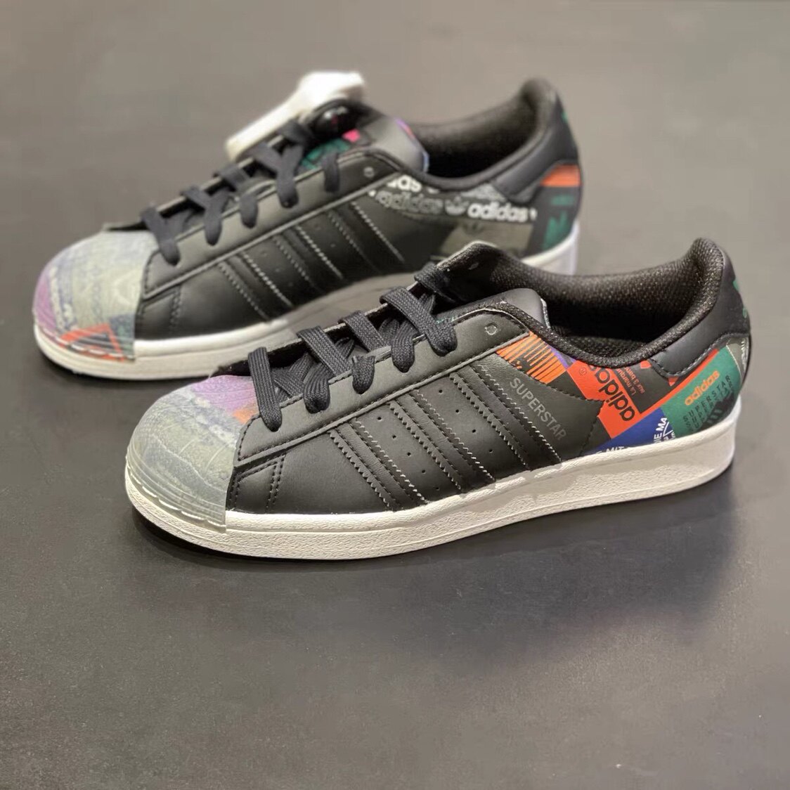 adidas/阿迪达斯 三叶草superstar炫彩涂鸦贝壳头运动板鞋 gx2716