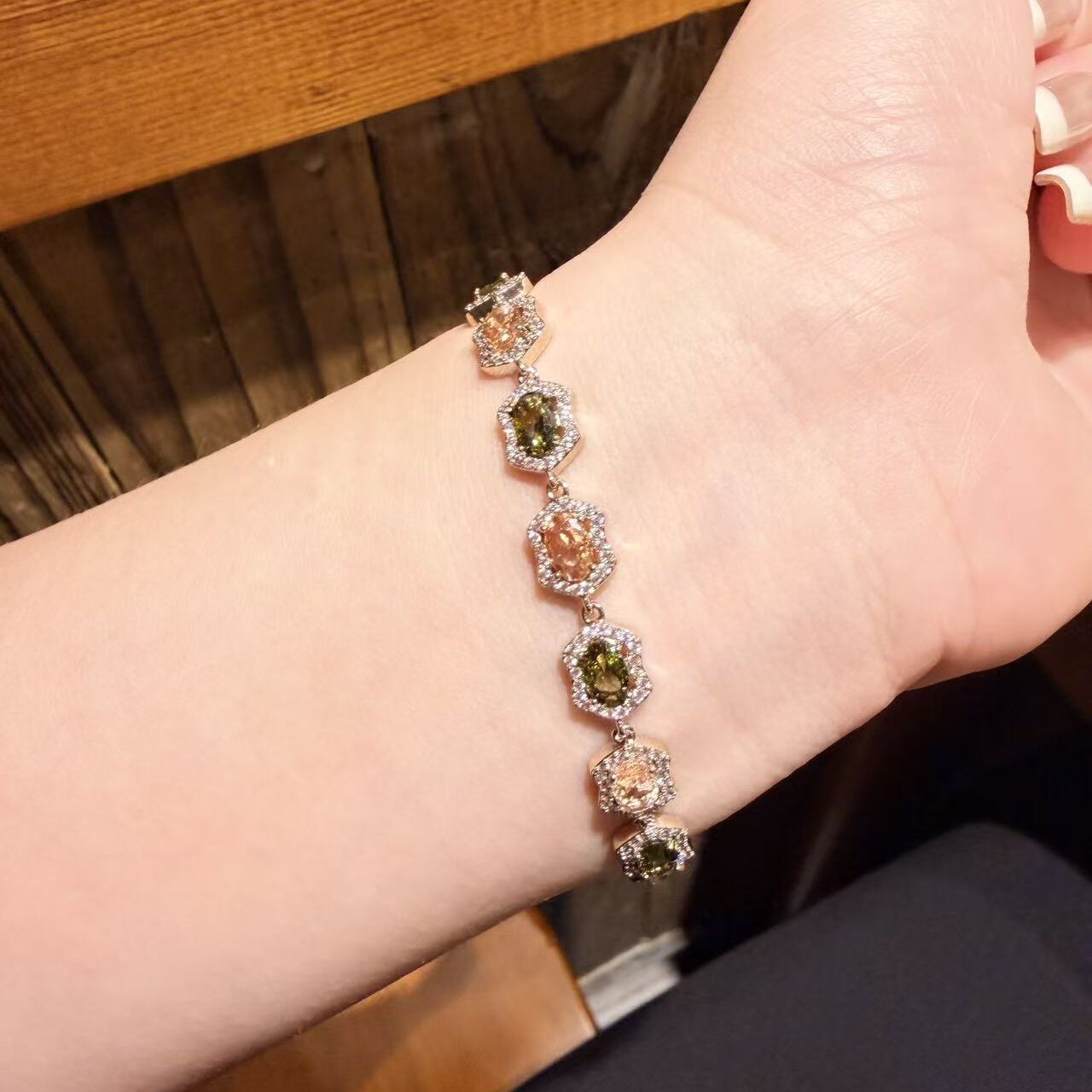 咖金色高级感水晶香槟金苔藓绿手链