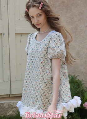 LASS LIZ原创设计2025夏季新款复古纯欲白色花边泡泡袖宽松连衣裙