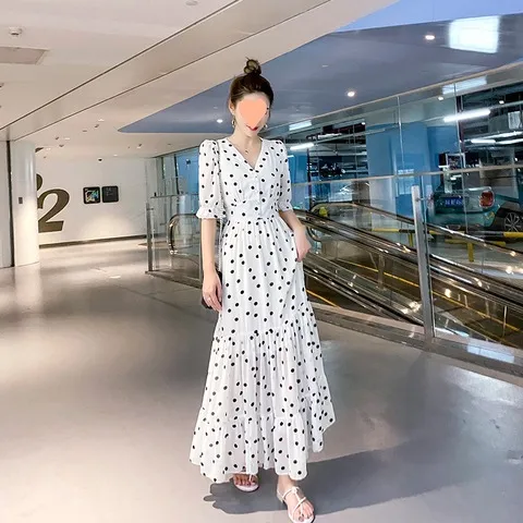 波点长裙子连衣裙碎花新款法式显瘦V修身女2025夏雪纺领短袖复古