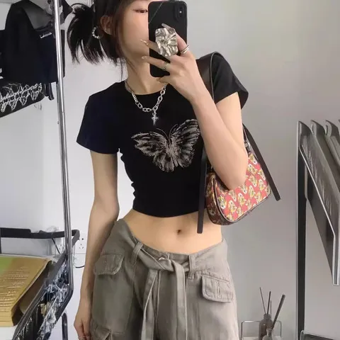 上衣女法式甜辣t恤小衫夏日多巴胺穿搭黑色复古掐腰正肩美式短袖