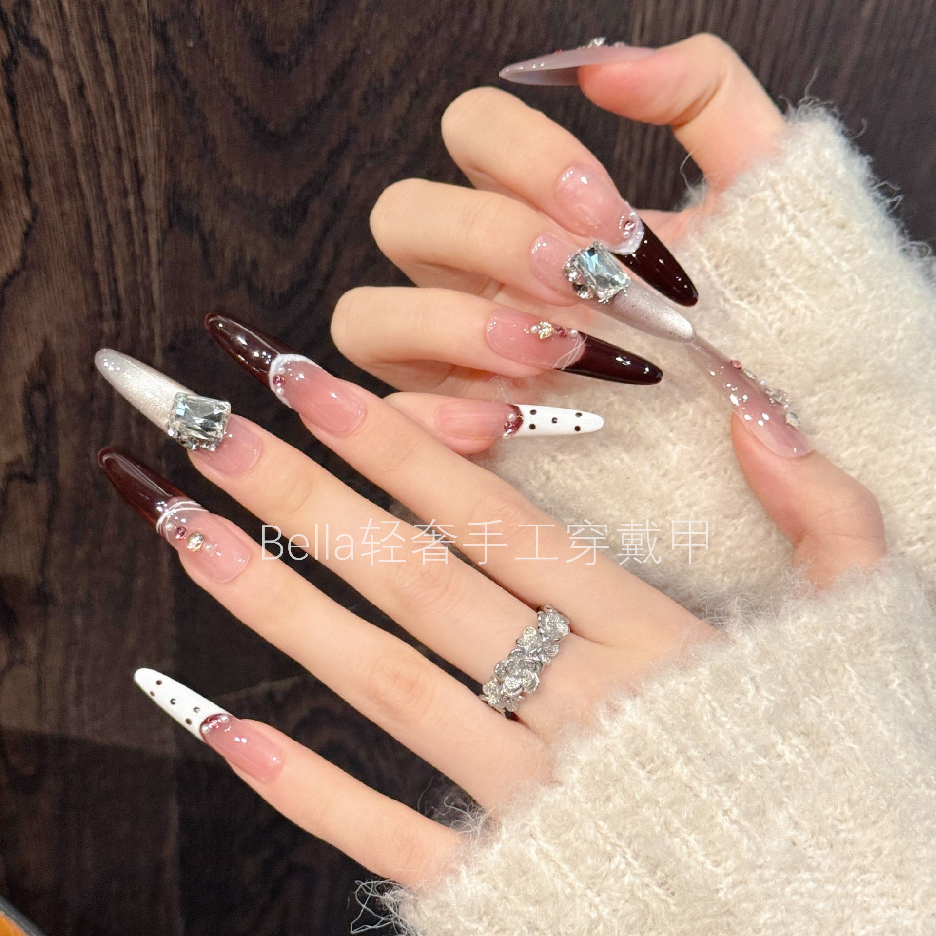 【焦糖可可】新款裸色波点法式中长款穿戴甲新娘婚甲红色新年美甲,彩妆/香水/美妆工具,穿戴甲/甲片,淘宝优惠券,粉丝福利购,淘宝优惠卷