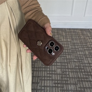 日韩ins小众棕色羽绒服山茶花适用苹果14手机壳iPhone13ProMax高级17防摔13pro硅胶16女款14个性创意15保护套