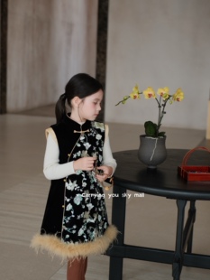 天空之城女童连衣裙2025秋冬新款儿童新中式国风丝绒马甲背心裙