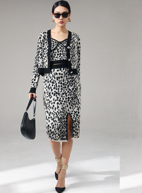 APSH懿千金秋冬新款豹纹羊毛针织套装钻扣开衫吊带开衩半裙三件套