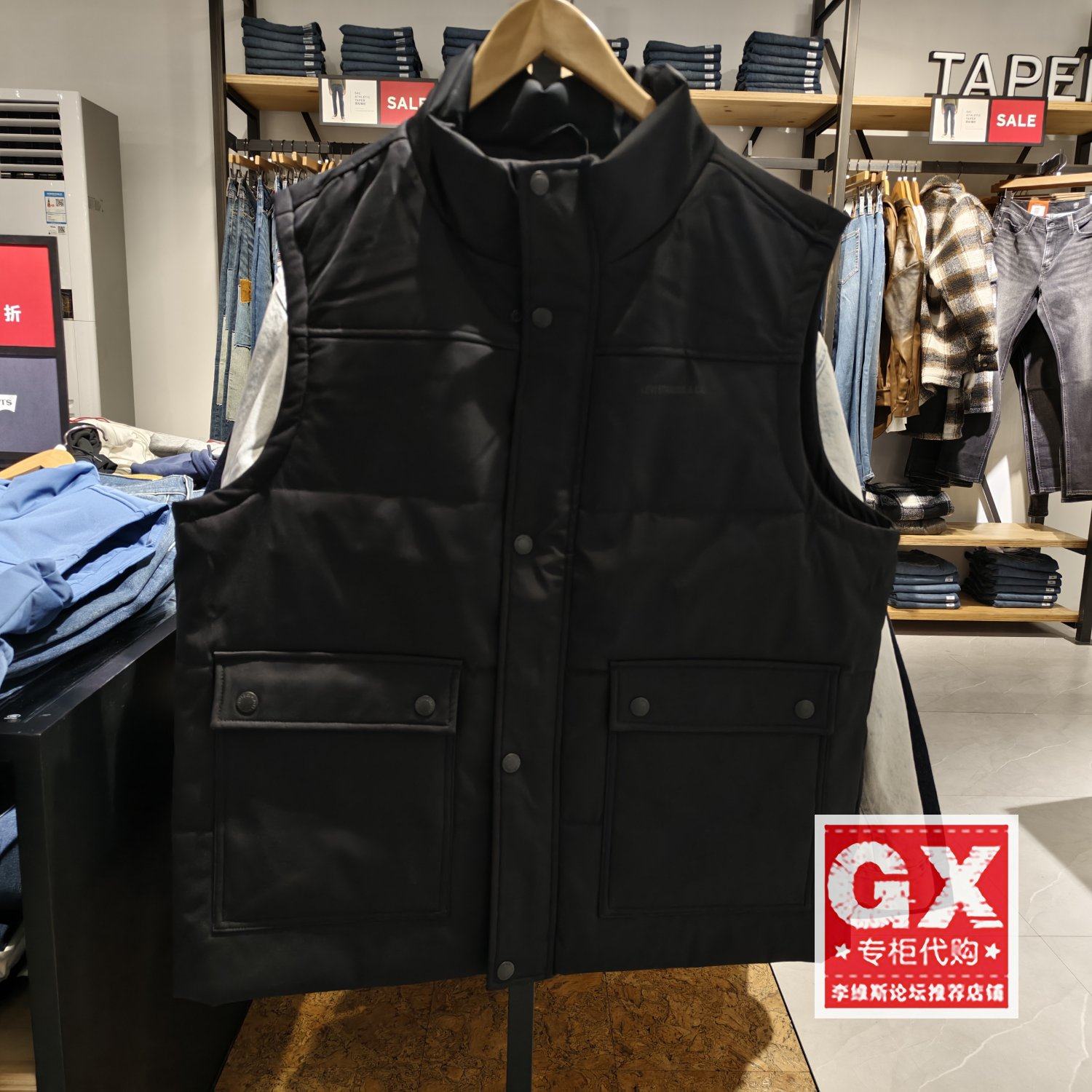 专柜正品Levis李维斯男士极简黑色轻薄保暖夹棉马甲008FX-0000,男装,常规马甲,淘宝优惠券,粉丝福利购,淘宝优惠卷