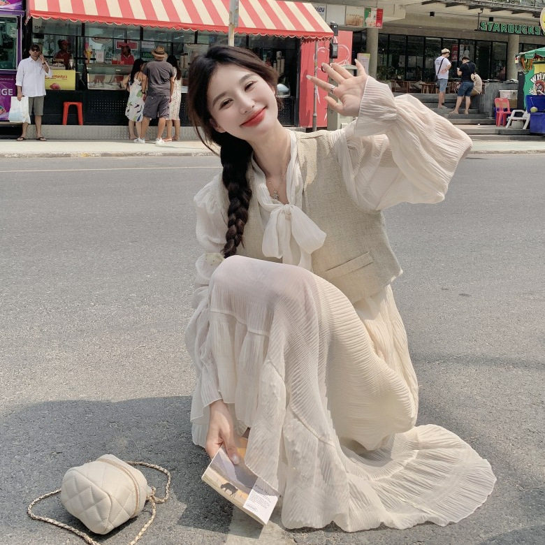 绝美白月光显瘦气质马甲套装长裙女春秋新款温柔法式两件套连衣裙