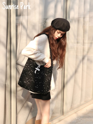 日出公园黑色毛呢大容量通勤包