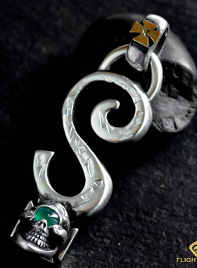 高山隆银饰绿宝石手工吊牌项链