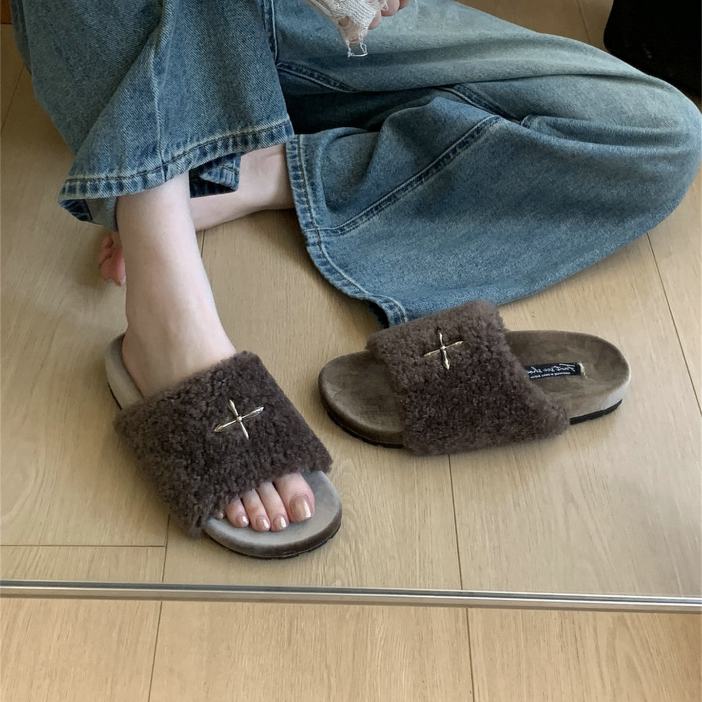 简约风露趾一字棉拖鞋子2