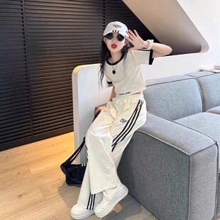 女童炸街夏装套装2026新款女大童洋气时髦儿童春装短袖运动两件套