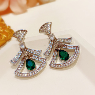 王鸥同款欧美复古祖母绿红色宝石小裙子扇形耳环项链套装镂空首饰