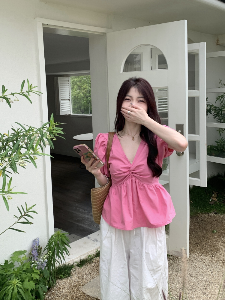여름 여성용 대형 팻 MM 셔츠 슬리밍 배 커버 및 뚱뚱한 소녀 숨기기 프렌치 브이넥 시크 디자인 탑