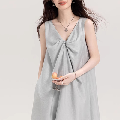 无袖扭结V领背心连衣裙