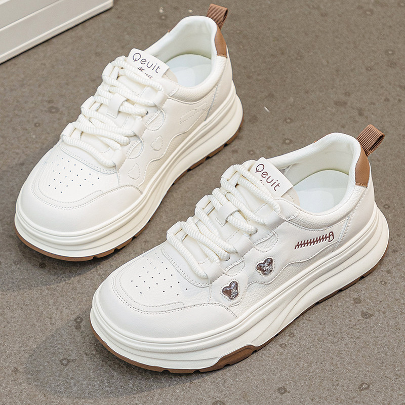 大码女鞋41-43运动休闲鞋厚底小白鞋轻便不累脚软底圆头平底板鞋