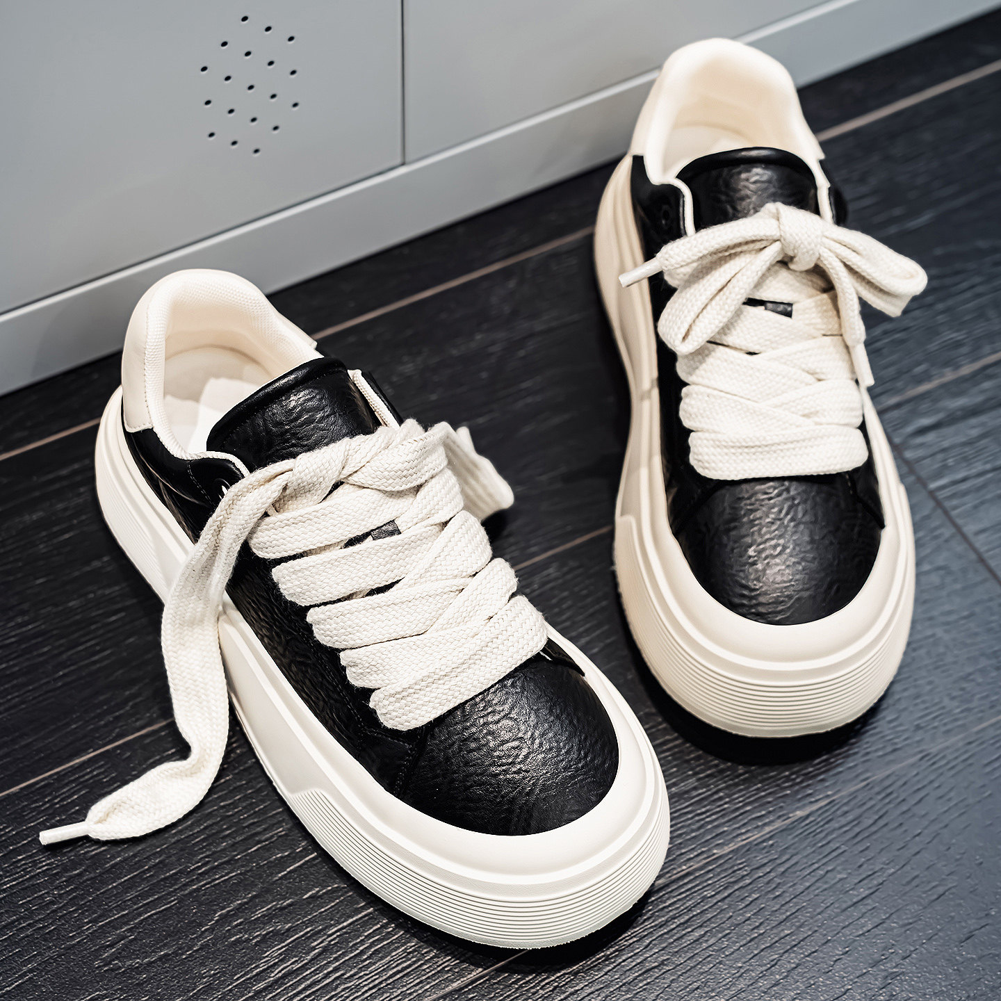 冬季男鞋学生运动休闲皮面黑色板鞋厚底增高黑色超级舒服百搭潮鞋,流行男鞋,休闲板鞋,淘宝优惠券,粉丝福利购,淘宝优惠卷