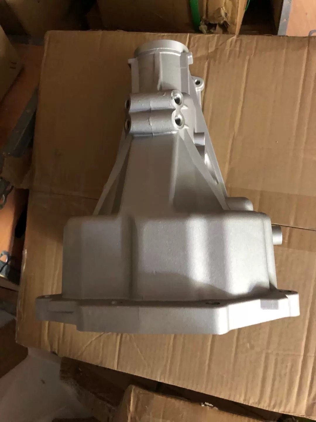 适用中兴田野皮卡威虎4JB1发动机变速箱后壳 威虎波箱后壳体总成