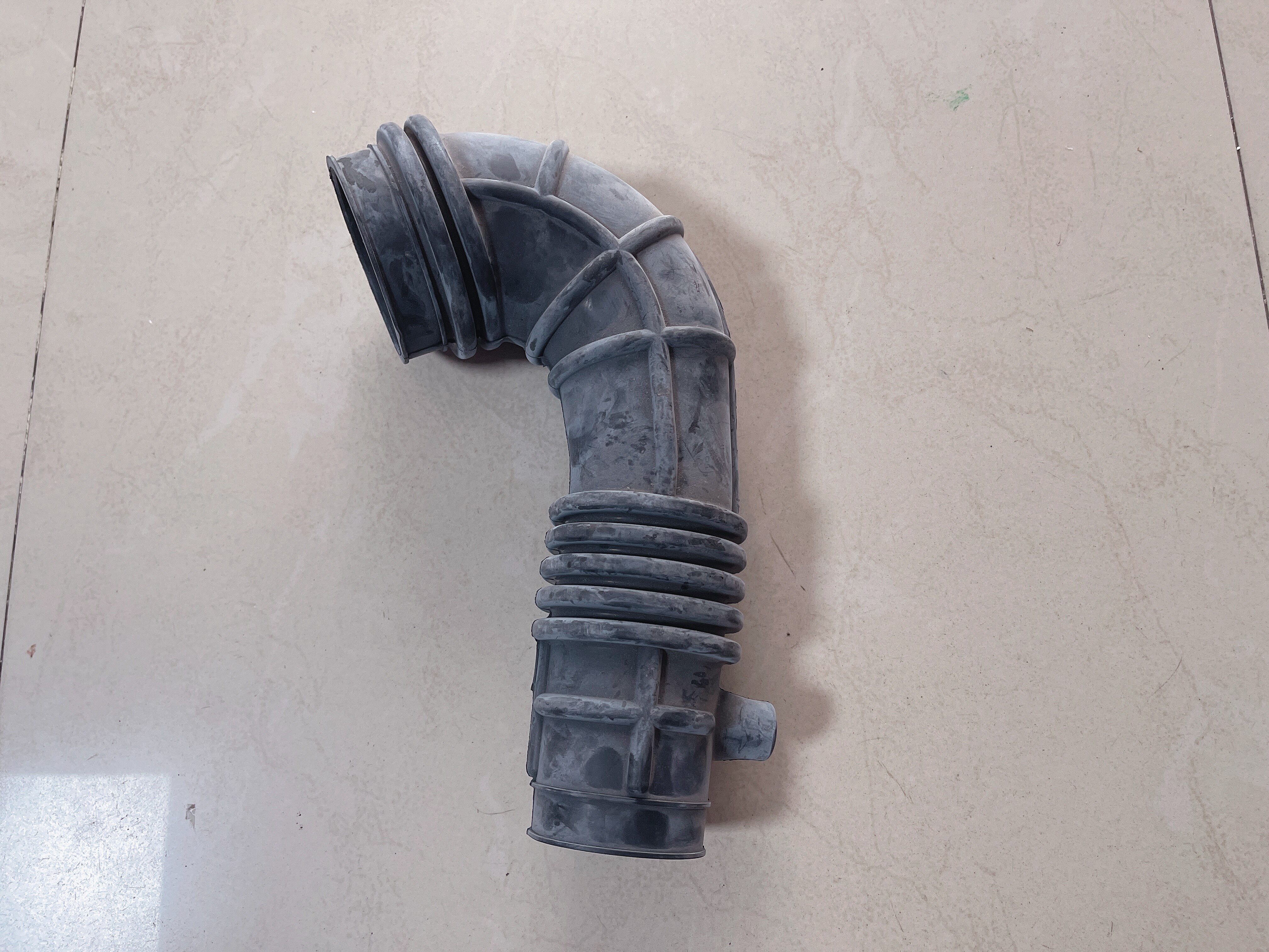 适用中兴威虎空滤管 中兴田野皮卡4d28发动机空气滤清器进气管