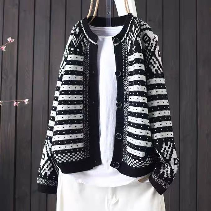 条纹小香风圆领女装毛衣上衣