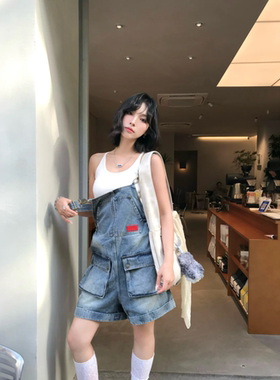 美式工装背带裤短裤女夏季新款甜系大口袋减龄宽松显瘦牛仔裤子