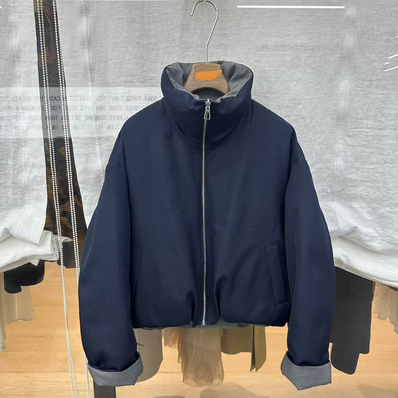 欧货撞色双面穿90白鹅绒羽绒服