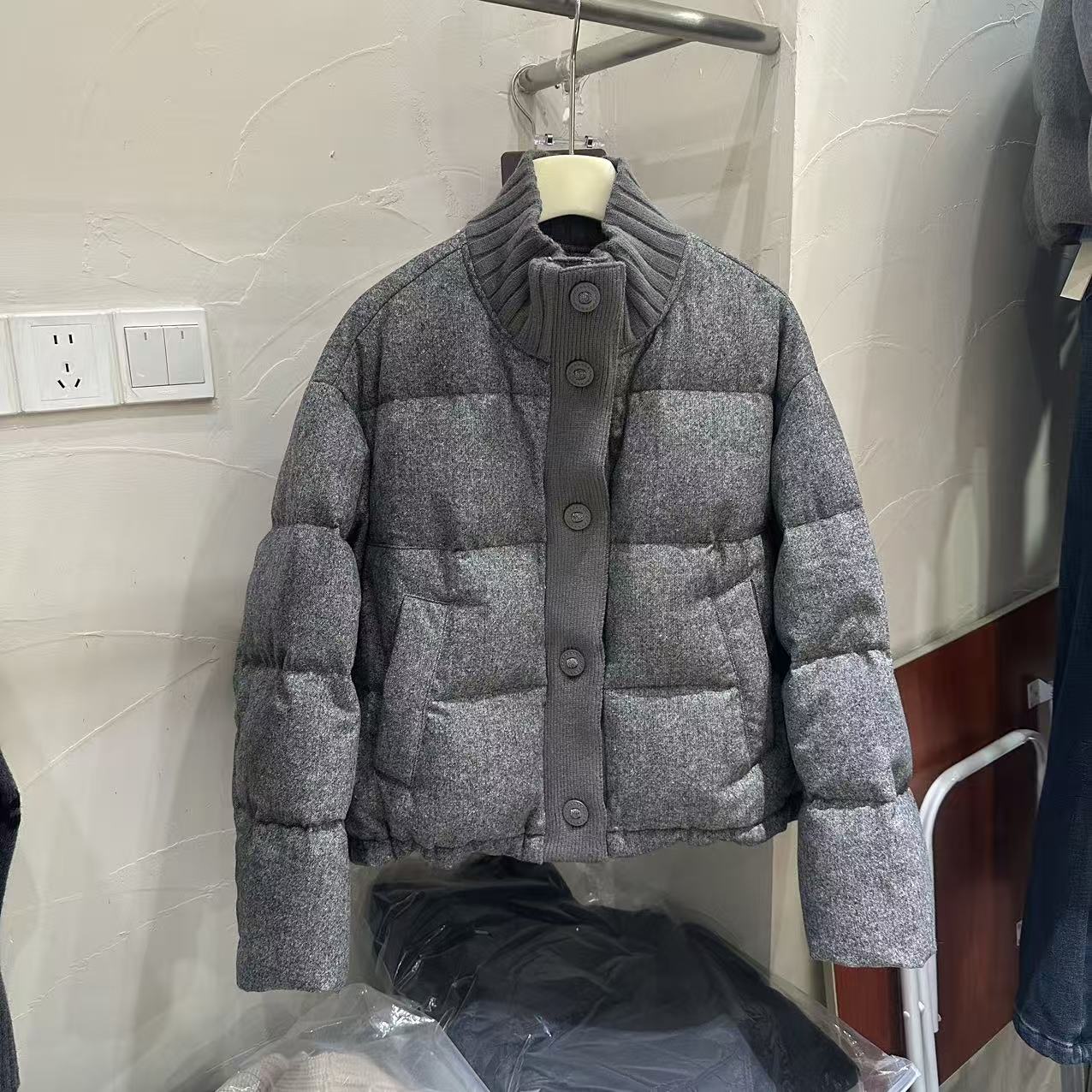 小立领90白鹅绒羊毛呢羽绒服女