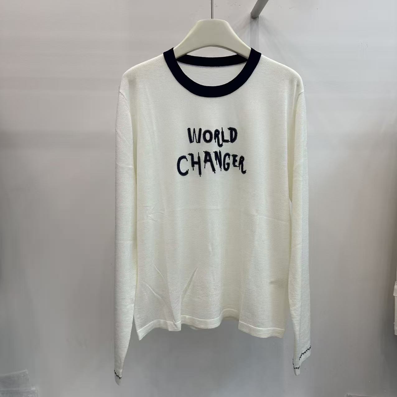 欧货撞色拼接重工字母刺绣打底衫