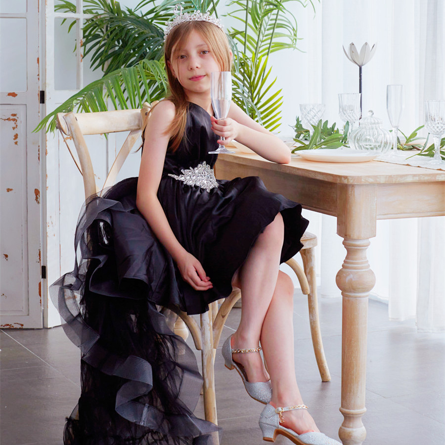 儿童黑色拖尾礼服女童走秀
