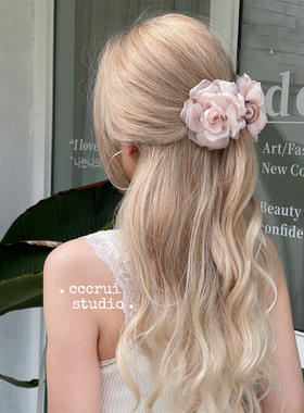 CCCRUI超仙氛围感轻盈薄纱立体玫瑰花朵抓夹气质温柔高级感鲨鱼夹