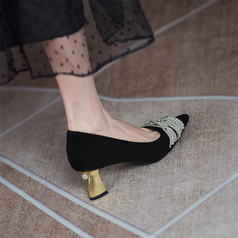 2025年秋季小众晚晚风串珠高跟鞋