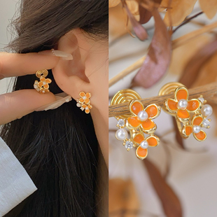 无耳洞「橙花清歌」复古橙色花朵耳钉女精致小巧无痛蚊香盘耳夹