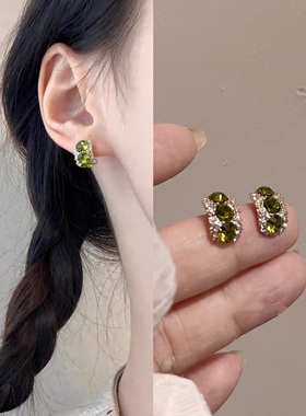 「萤灵之光」无耳洞复古橄榄绿耳钉优雅精致蚊香盘耳夹气质精致感