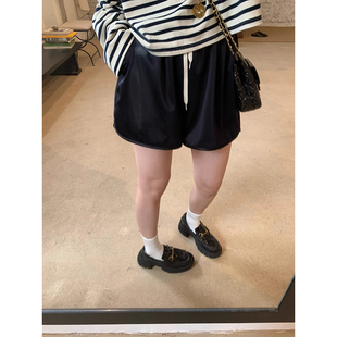 Sporty chic流光醋酸短裤 醋酸|软糯光泽 松紧腰休闲运动热裤